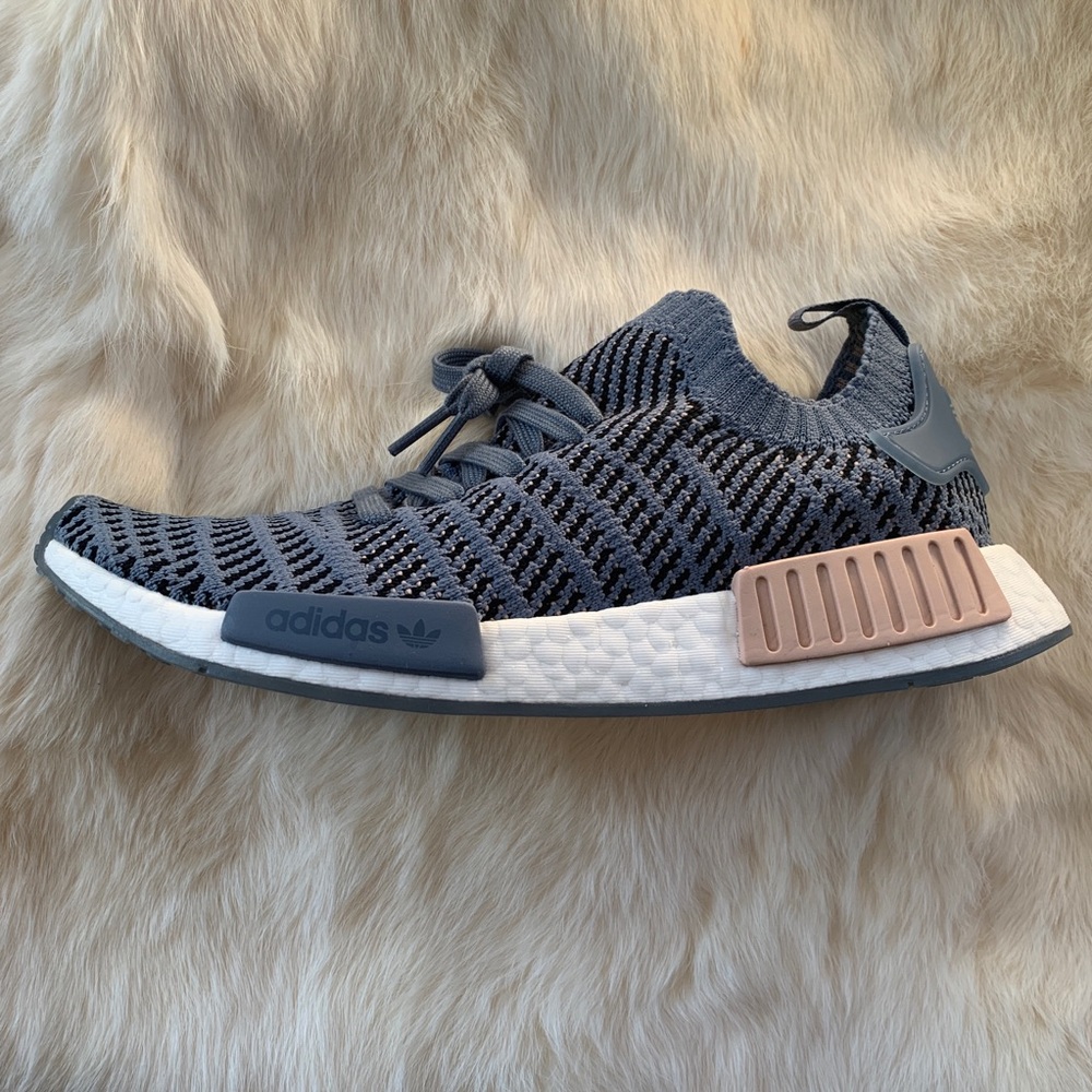 New Women’s NMD_R1 STLT PK W Blue & Pink - Picture 2 of 6